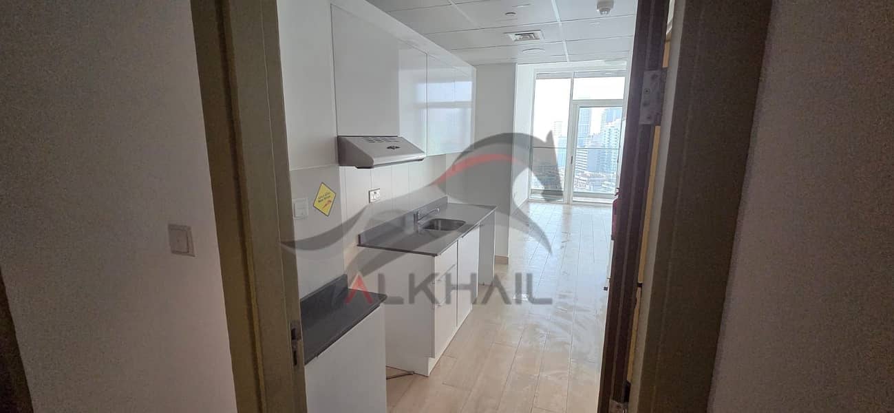 Fully furnished / high floor / villa community view