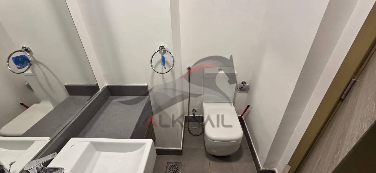 Fully furnished / high floor / villa community view - Image 7