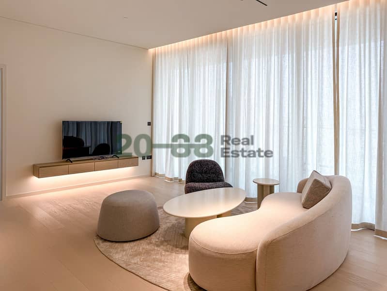 Aesthetic Interiors l Huge Layout l City Skyline