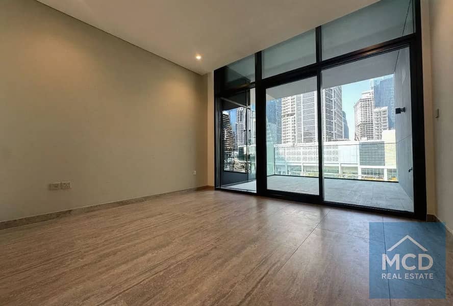 Rare Waterfront 1 Bed | 1,029sqft | Double Balcony - Image 7