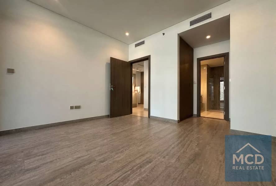 Rare Waterfront 1 Bed | 1,029sqft | Double Balcony - Image 8