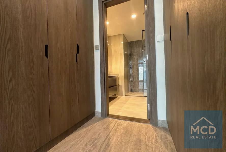 Rare Waterfront 1 Bed | 1,029sqft | Double Balcony - Image 10