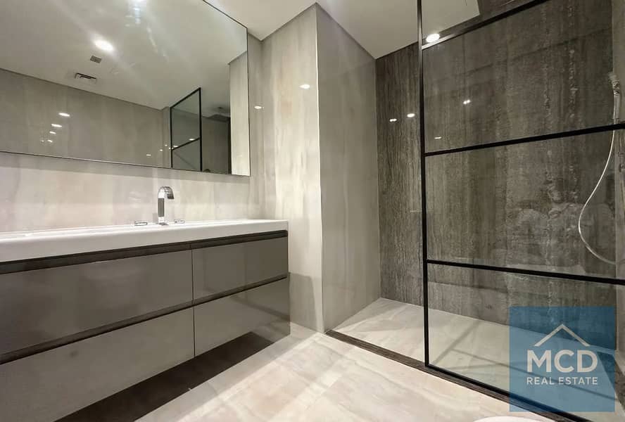 Rare Waterfront 1 Bed | 1,029sqft | Double Balcony - Image 11