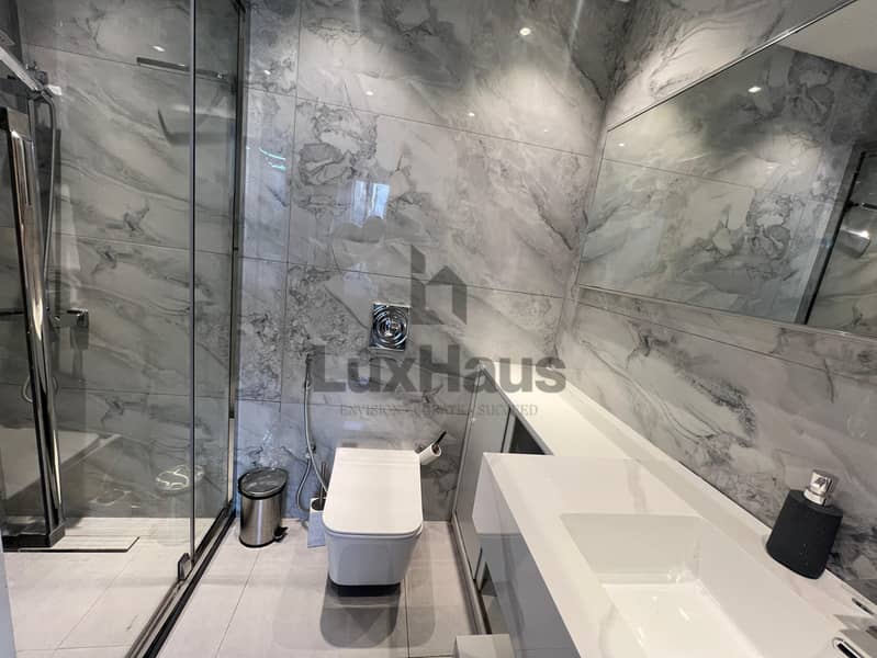 Upgraded | Near Metro | Balcony | Ready to Move - Image 13