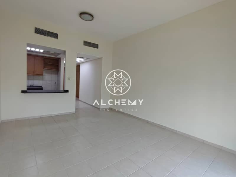 WELL MAINTAINED STUDIO| CLOSE TO METRO| SPACIOUS