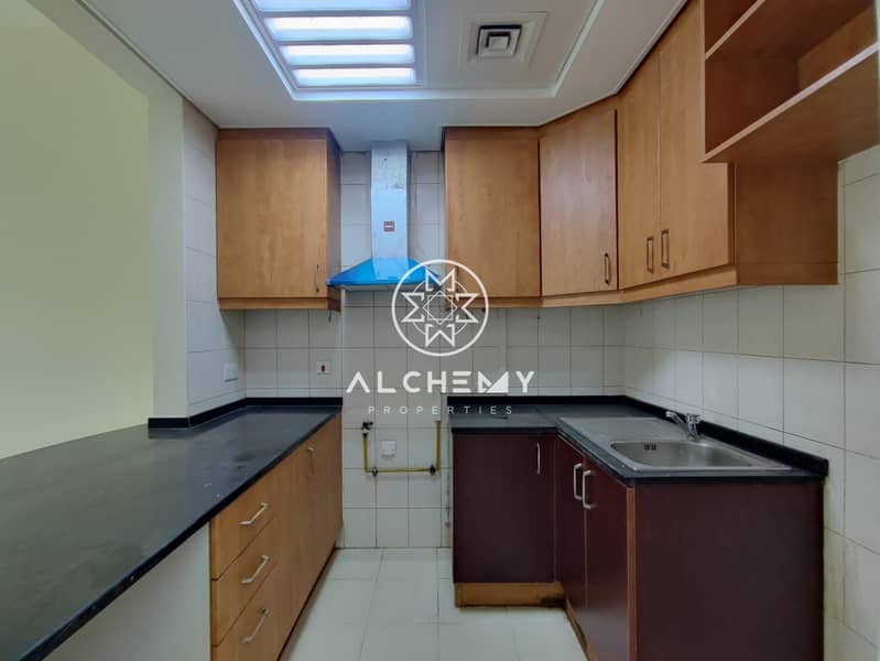 WELL MAINTAINED STUDIO| CLOSE TO METRO| SPACIOUS