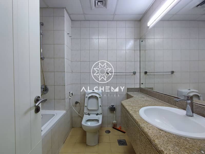 WELL MAINTAINED STUDIO| CLOSE TO METRO| SPACIOUS - Image 7