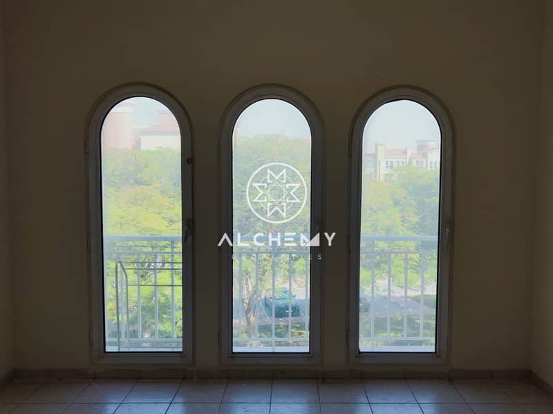 WELL MAINTAINED STUDIO| CLOSE TO METRO| SPACIOUS - Image 14