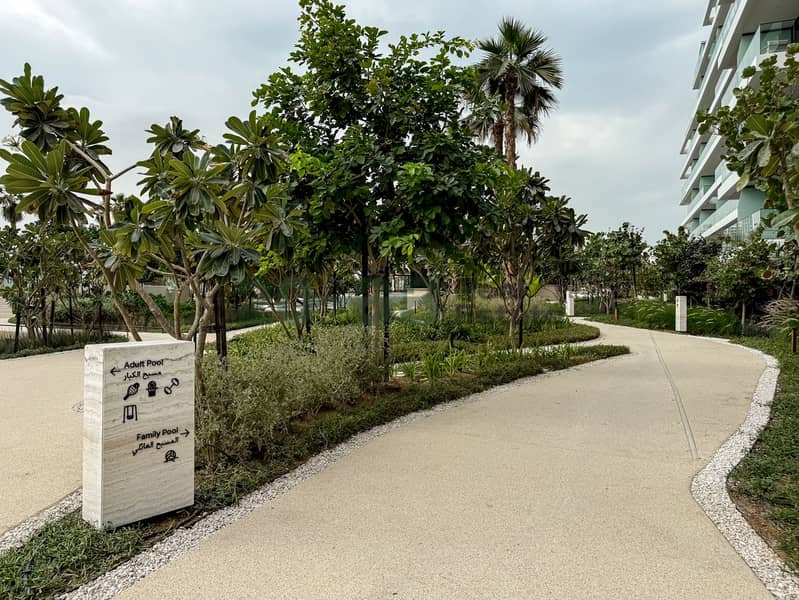 Aesthetic Interiors l Huge Layout l City Skyline - Image 21