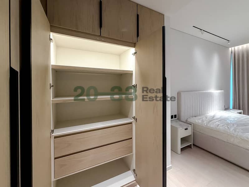 Aesthetic Interiors l Huge Layout l City Skyline - Image 34