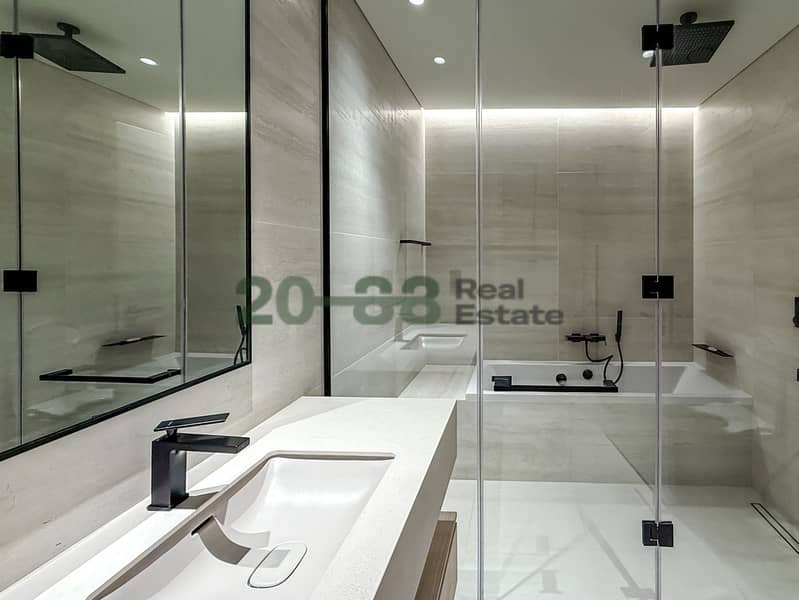 Aesthetic Interiors l Huge Layout l City Skyline - Image 33