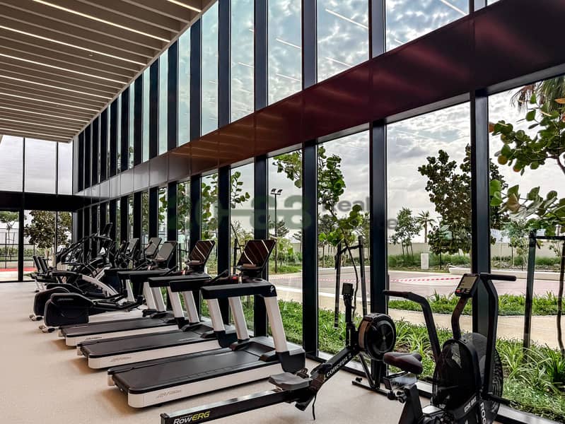 Aesthetic Interiors l Huge Layout l City Skyline - Image 18