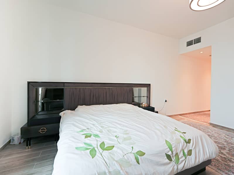 Furnished| Waterfront View| Vacant by Jan 2026 - Image 10