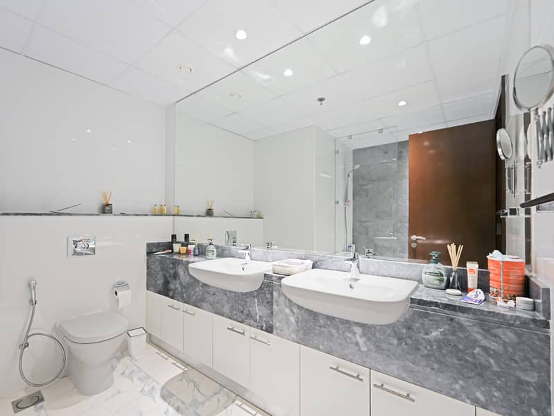 Furnished| Waterfront View| Vacant by Jan 2026 - Image 13