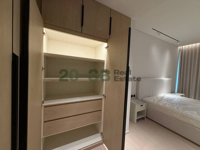 Aesthetic Interiors l Huge Layout l City Skyline - Image 13