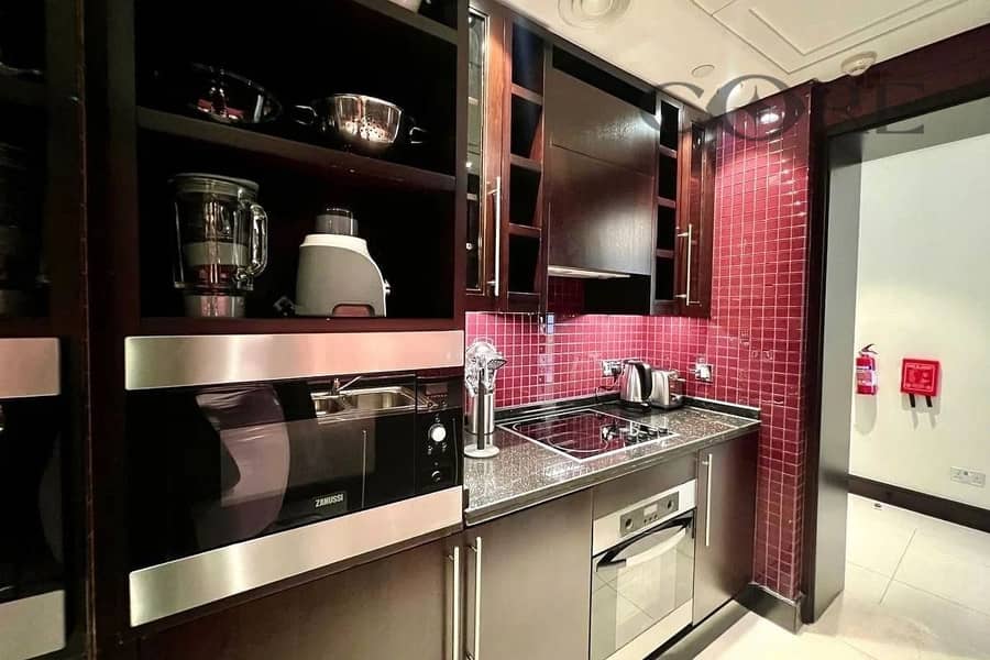 1BR / BOULEVARD VIEW / RENNOVATED - Image 6