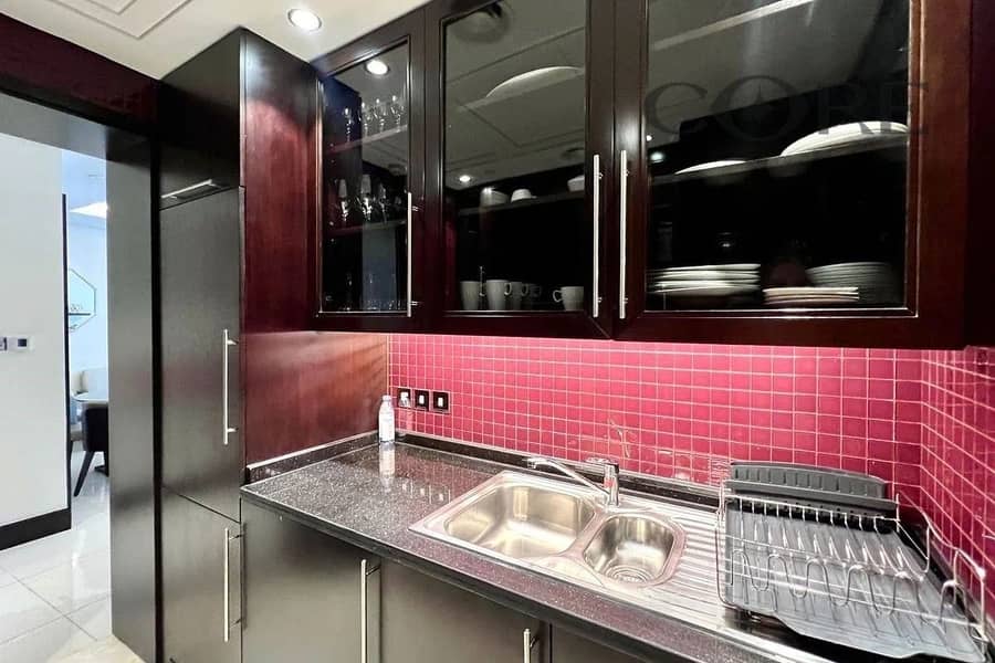 1BR / BOULEVARD VIEW / RENNOVATED - Image 7