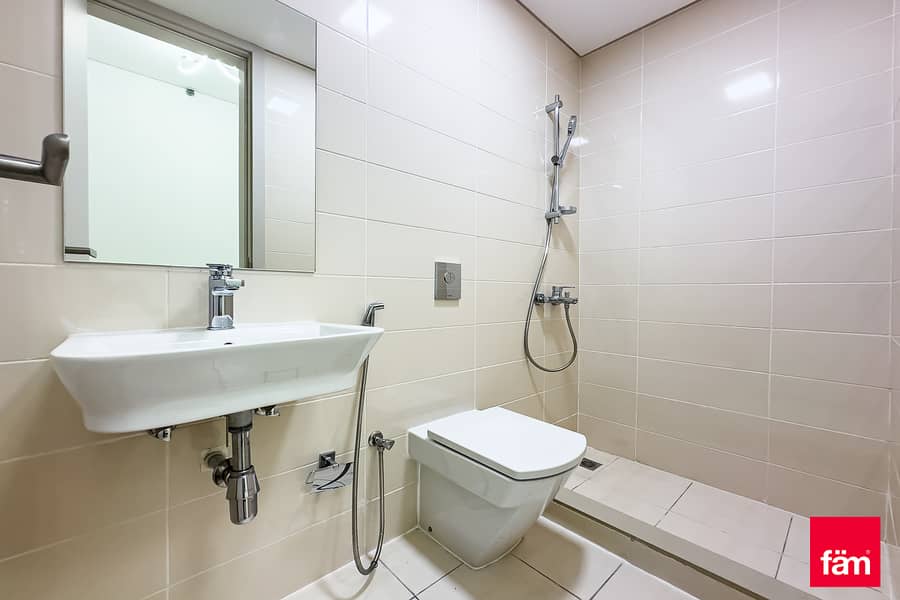 Laundry | Maid | Closed Kitchen | Vastu | Vacant - Image 11