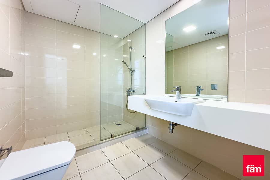 Laundry | Maid | Closed Kitchen | Vastu | Vacant - Image 12