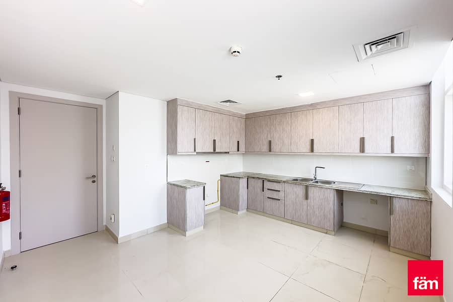 Laundry | Maid | Closed Kitchen | Vastu | Vacant - Image 15