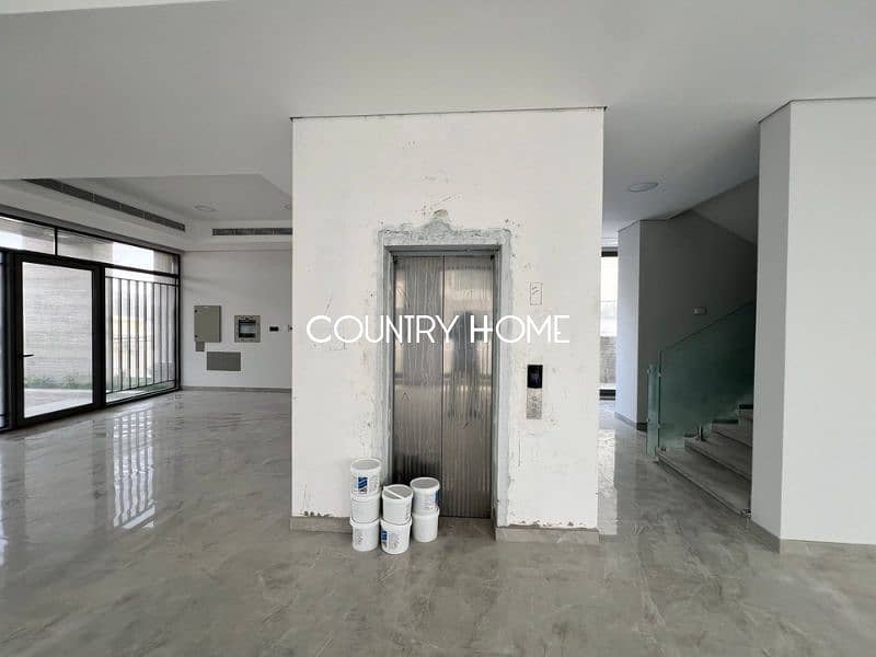 Ultra-Modern Villa w/ Pool and Sky-Lit Halls - Image 9