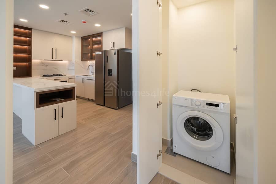 BRAND NEW | POOL VIEW | SPACIOUS & COMFORTABLE - Image 6