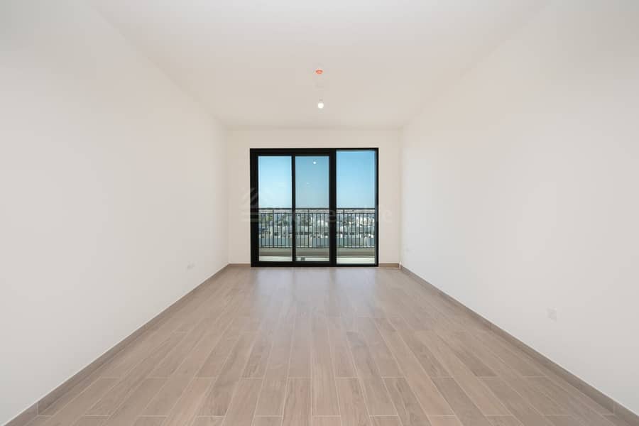 BRAND NEW | POOL VIEW | SPACIOUS & COMFORTABLE