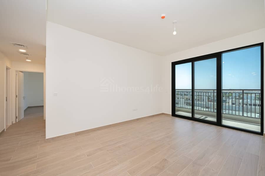 BRAND NEW | POOL VIEW | SPACIOUS & COMFORTABLE - Image 9