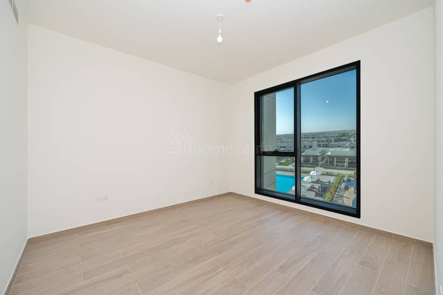 BRAND NEW | POOL VIEW | SPACIOUS & COMFORTABLE - Image 11