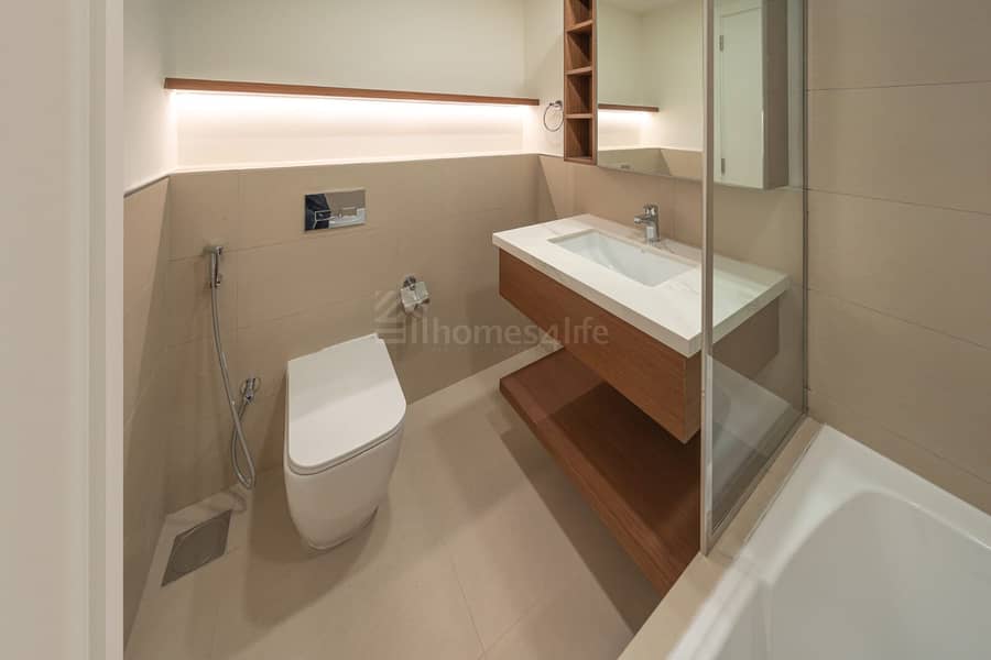 BRAND NEW | POOL VIEW | SPACIOUS & COMFORTABLE - Image 14