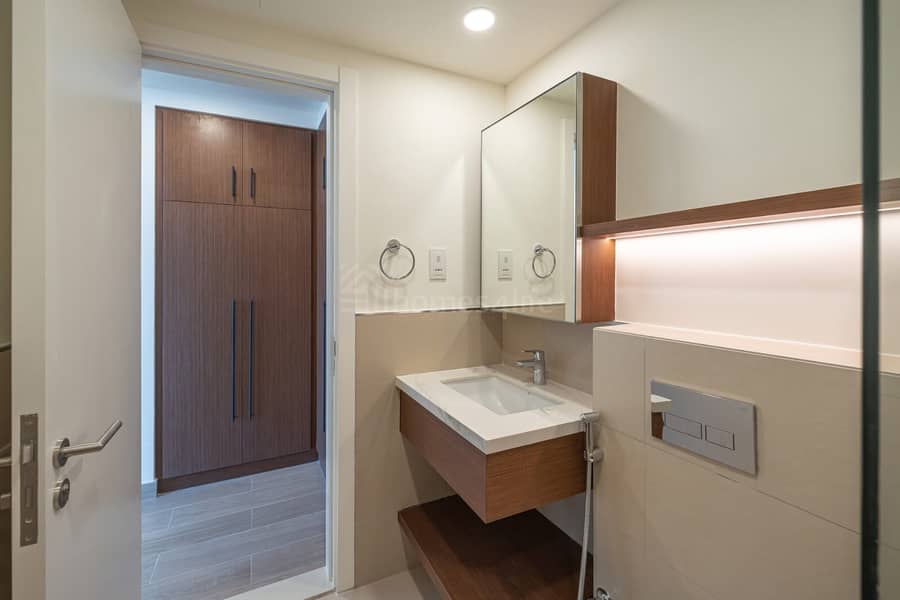 BRAND NEW | POOL VIEW | SPACIOUS & COMFORTABLE - Image 16