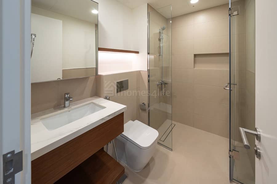 BRAND NEW | POOL VIEW | SPACIOUS & COMFORTABLE - Image 18