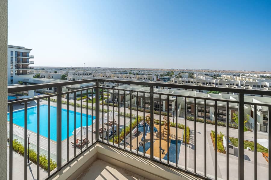 BRAND NEW | POOL VIEW | SPACIOUS & COMFORTABLE - Image 19