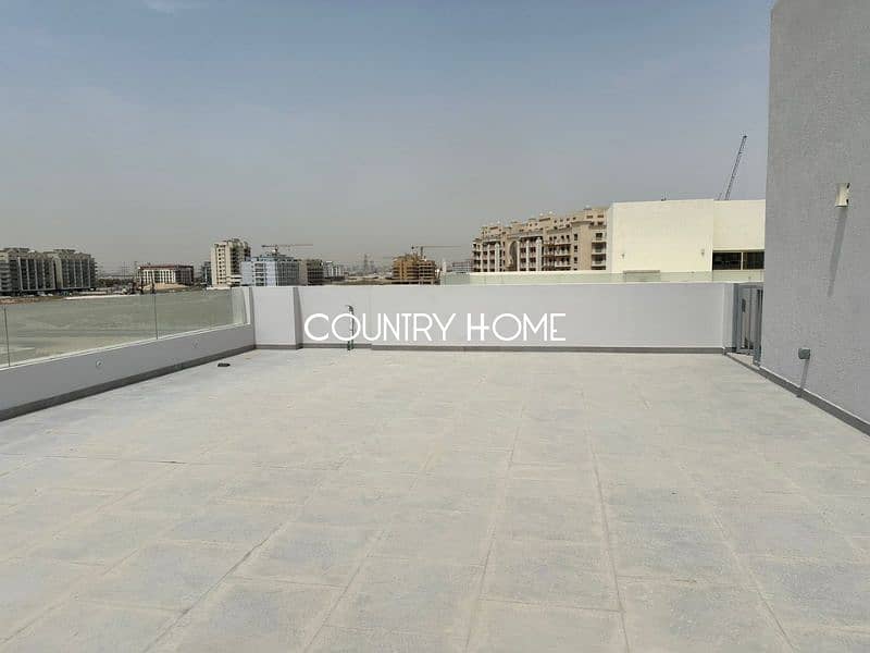 Ultra-Modern Villa w/ Pool and Sky-Lit Halls - Image 29