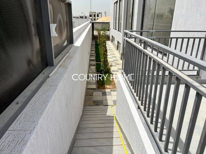 Ultra-Modern Villa w/ Pool and Sky-Lit Halls - Image 32