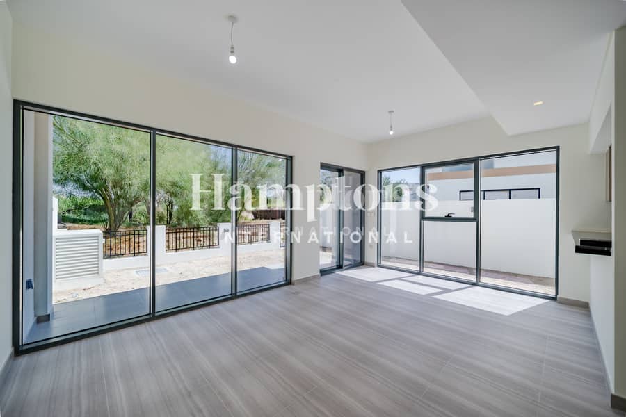 Exclusive | Big Plot | Corner Unit | Park view