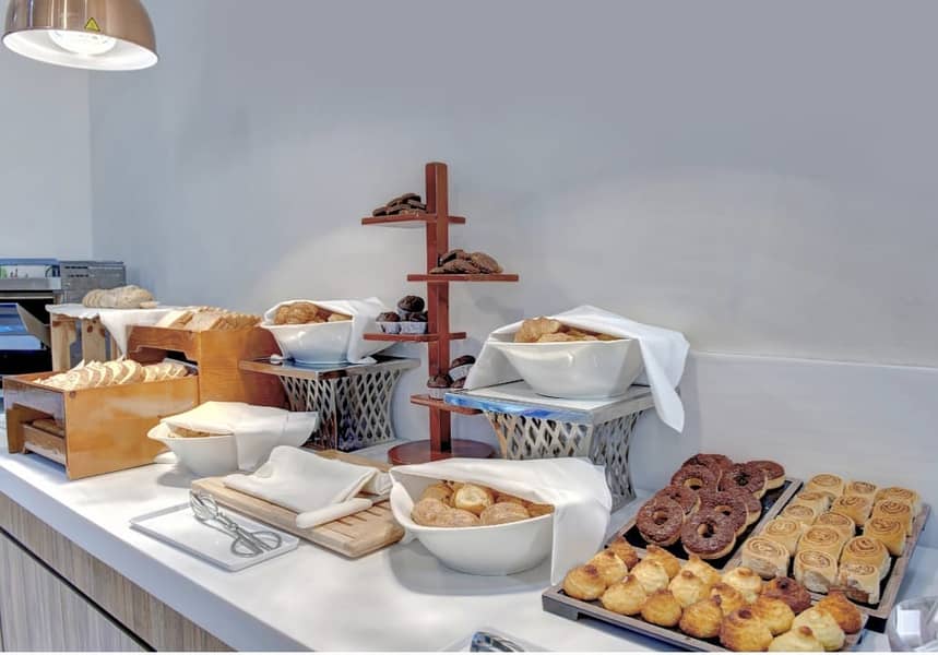 1 Bedroom Deluxe with Balcony - Image 9