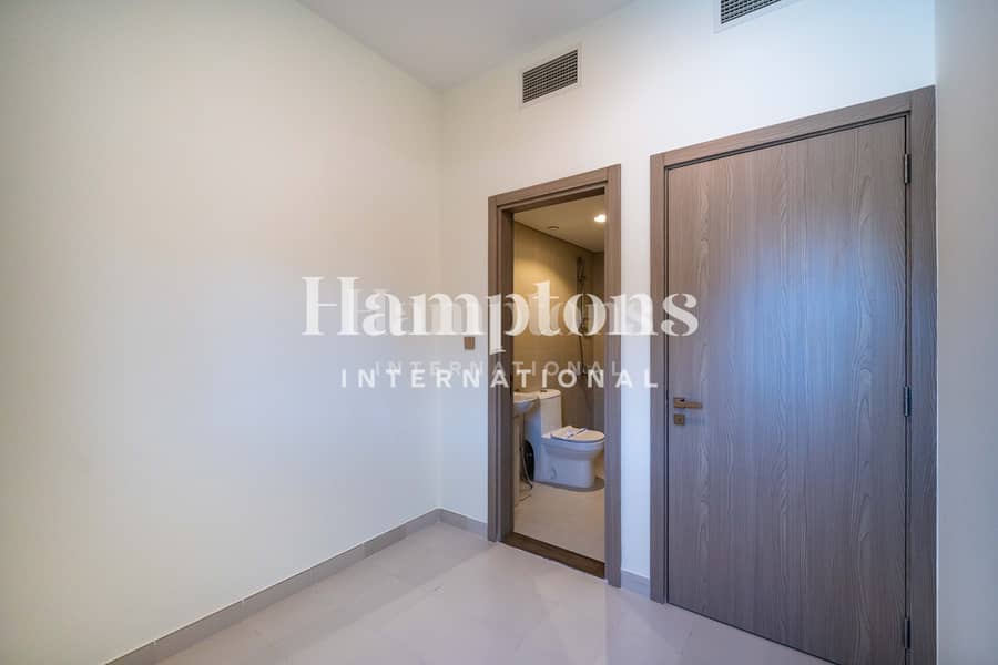 Exclusive | Big Plot | Corner Unit | Park view - Image 8