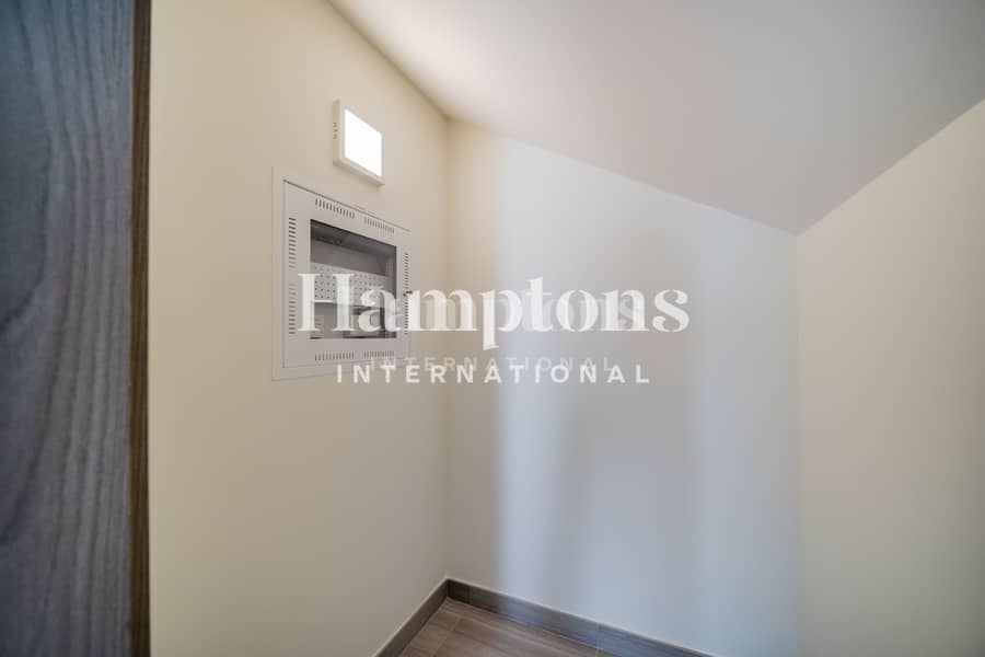 Exclusive | Big Plot | Corner Unit | Park view - Image 12