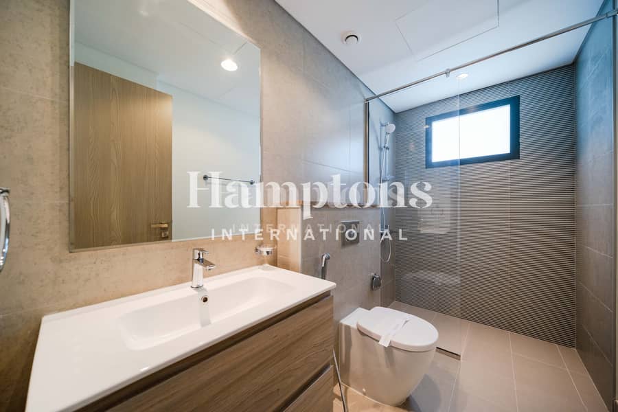 Exclusive | Big Plot | Corner Unit | Park view - Image 24