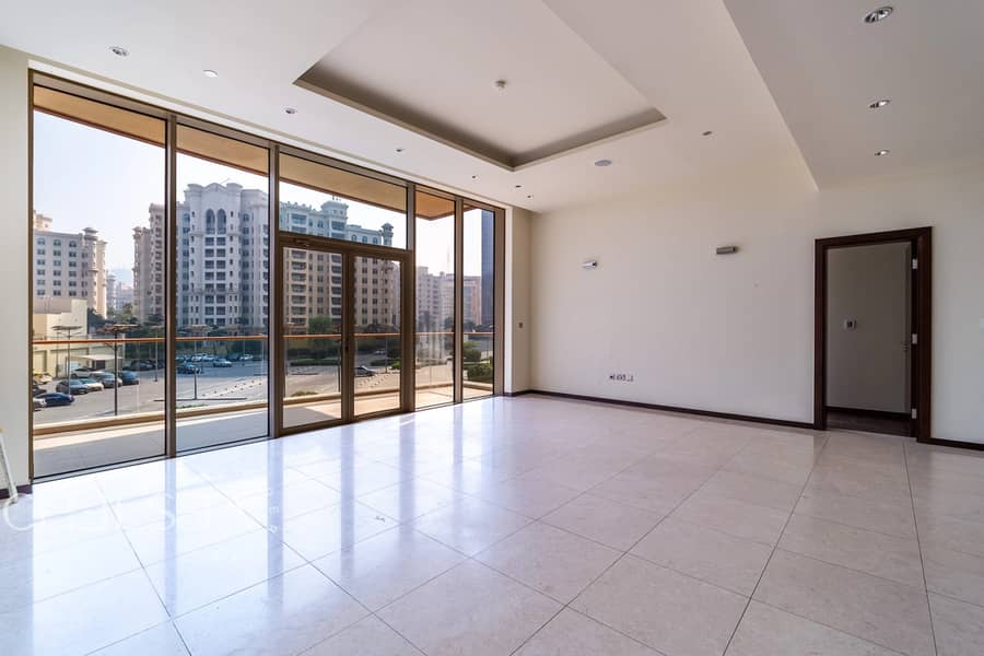 PRIME LOCATION | VACANT | PARTIAL BEACH VIEW