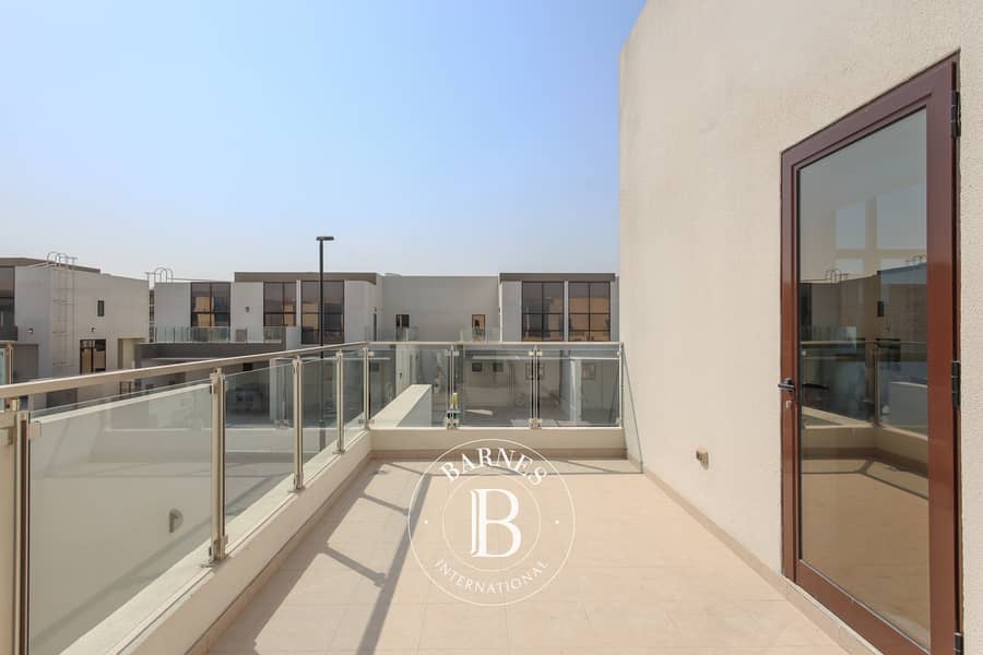 Ready to move 4 beds townhouse market price