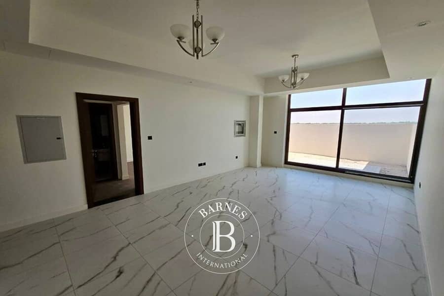 Ready to move 4 beds townhouse market price