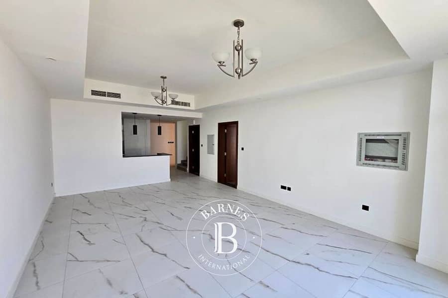 Ready to move 4 beds townhouse market price