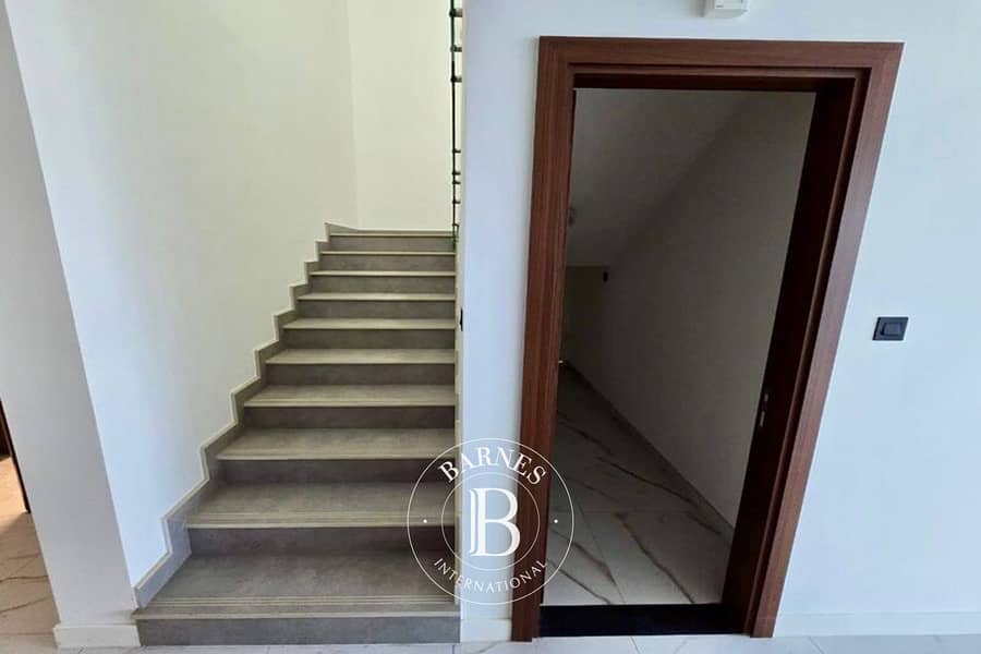 Ready to move 4 beds townhouse market price