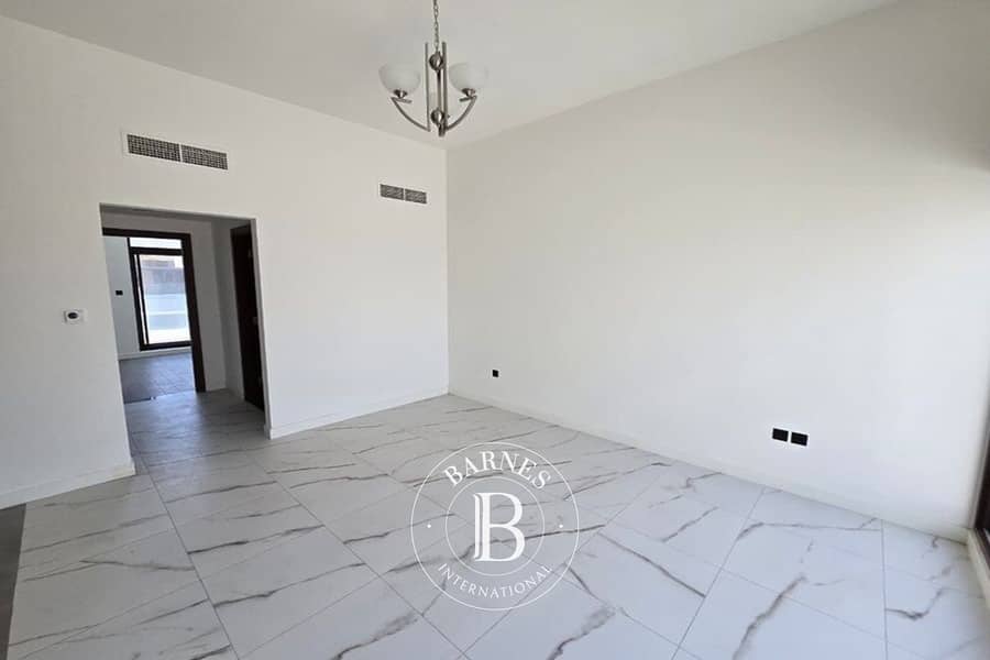 Ready to move 4 beds townhouse market price - Image 6