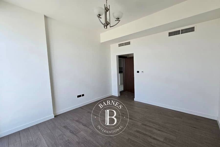 Ready to move 4 beds townhouse market price - Image 8