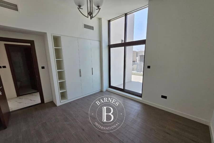 Ready to move 4 beds townhouse market price - Image 9