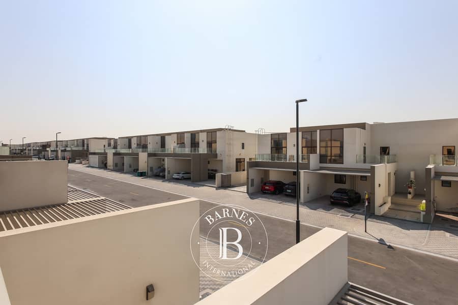 Ready to move 4 beds townhouse market price - Image 11