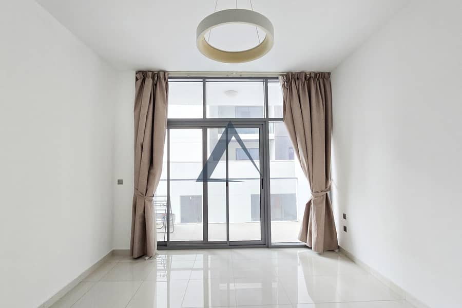 Spacious Sudio | Vacant | 12 Cheques